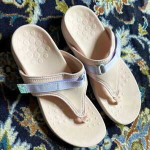 Vionic Stylish Pink Flip Flop Sandals